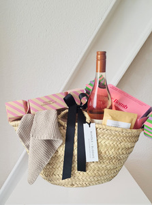 Rosè Retreat Gift Basket