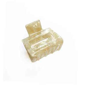 CLAW CLIP SMALL- Buttermilk Bonnie in Cappuccino