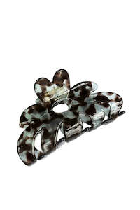 Hair Styling: CLAW CLIP - Buttermilk Rebekah in Poppy Seed