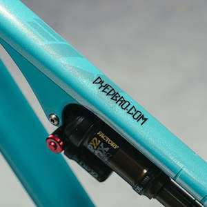 Promotion Dyedbro: DYEDBRO Clear Glitter Frame Protector