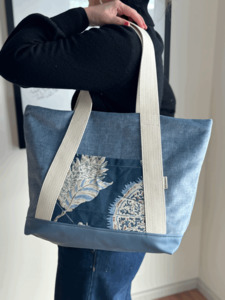 B&B City Tote - I'll be loving blue - Burlap & Bright