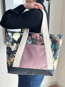Products: B&B City Tote - Iconic Flowerbomb - Burlap & Bright