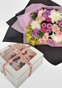 Cupcakes: Cupcakes and Large Bouquet
