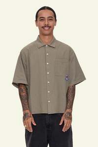 Jaws Box Fit Cropped S.S Shirt - Kelp