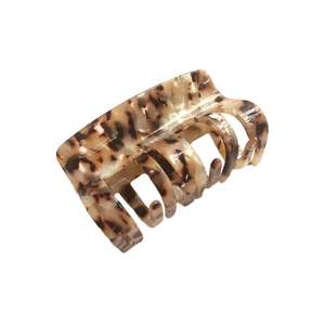 Large: Bella Claw Clip in Classic Tortoiseshell