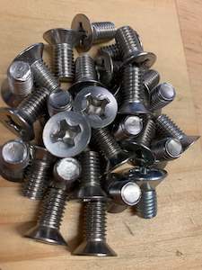 DOOR HINGE Screw - Beetle/Ghia/Kombi 1950 to 1979