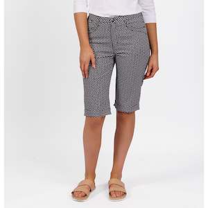 Shorts: Printed lightweight straight leg short