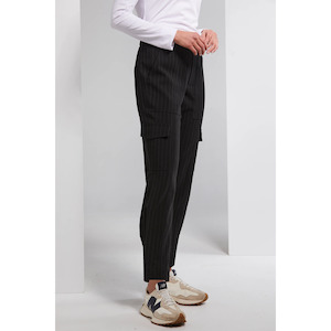 Lania: State pant