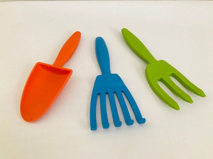 Products: Twigz Hand Tools chalk + cheese