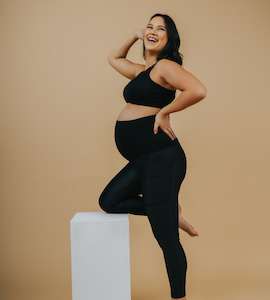 Discountable Mystery Sale: Maternity Leggings - Classic 7/8 Length w Pockets Black