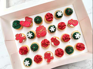 Christmas Special: Christmas themed mini cupcakes