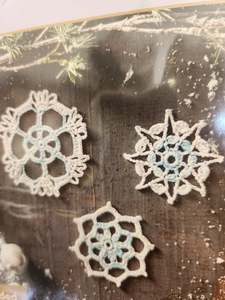 Christmas: Crochet snowflakes
