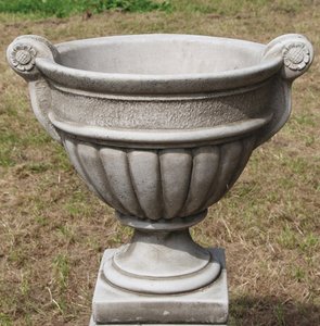 Dragonstone Alton Vase - California Home & Garden