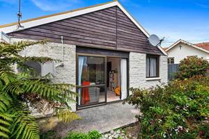 Sunny and Serene Two-Bedroom Home in Andersons Bay