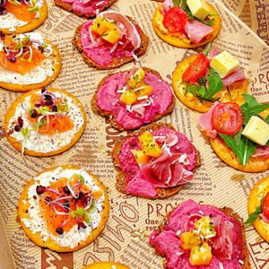 Cracker Mix Plate Tray