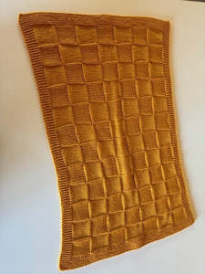 Hand Knit Market Place: Hand Knit Blanket of Champions Gold (Ref Cha G)