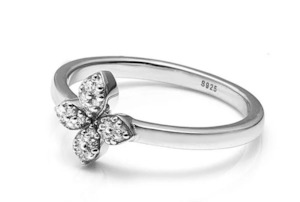 Ring: Flora / Ring / Clear + Silver