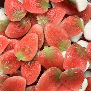 International: Large Gummi Strawberries (Turkey)