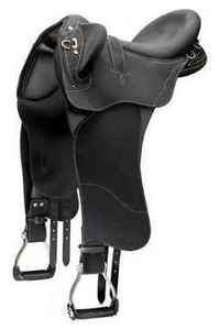 Saddles 1: Wintec Pro Stock CS Saddle with Swinging Fender