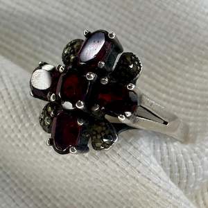 Jewellery: Garnet Gemstone Ring