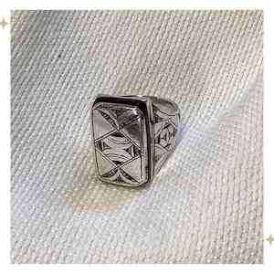 Jewellery: NOYA - Signet Ring
