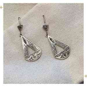 MARWA - Silver drop earrings