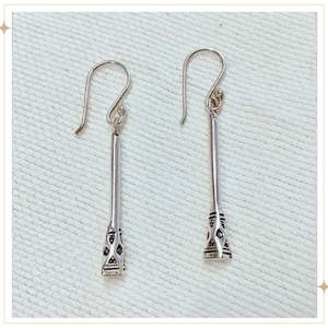 ARWA - Silver drop earrings