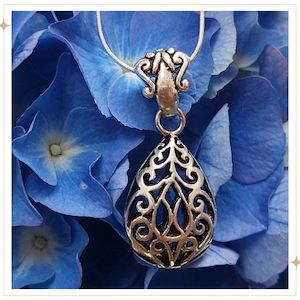 ALDUMEA - Silver Filigree Pendant & Chain