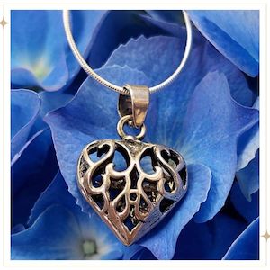 FIDDTAN - Silver Filigree Pendant & Chain