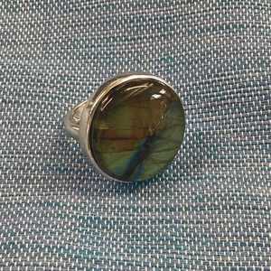 Te Rā - Labradorite Circle Ring