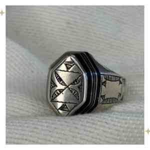 ONIKA - Inlay Signet Ring