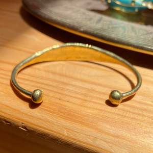 Bracelets: Amazir Brass Bracelet - Mountains