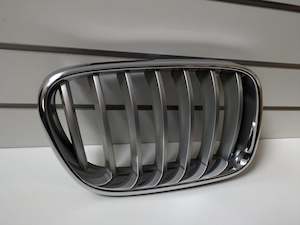 Bmw Parts: Genuine RH Kidney Grill BMW X3 F25 Pre LCI 2010 - 2014 Used