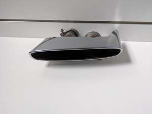 Exhaust: Genuine RH Exhaust Pipe Tip Bentley Bentayga 2015 - 2020 Used