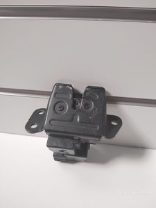 Trunk: Genuine Trunk Boot Latch Kia Sorento XM 2011 - 2013 Used