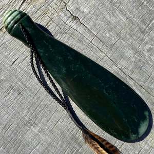Pounamu Mere: Kawakawa Pounamu Mere