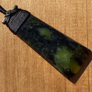 Douglas Creek Pounamu Pendant