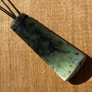 Kawakawa Pounamu Toki Pendant