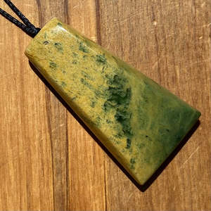 Flower Jade: Pounamu Toki Pendant - Marsden Flower Jade
