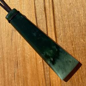Kawakawa Pounamu Toki Pendant