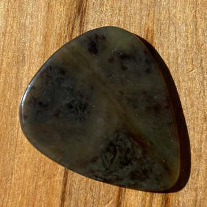 Pounamu Guitar Pick - Kawakawa