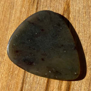 Pounamu Guitar Pick - Kawakawa