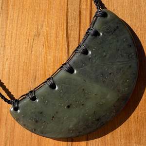 Kawakawa: Kawakawa Pounamu Breastplate