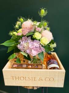 All Gifts: Blush Sparkling Rosé Romance Bundle