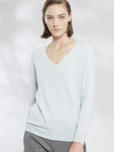 Tolga Bay: TOLAGA BAY - V Neck cashmere sweater