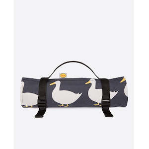 Picnic Outdoor: WADDLING DUCKS PICNIC BLANKET