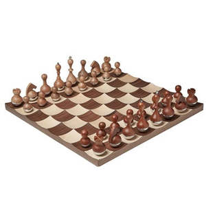 WOBBLE CHESS SET WALNUT