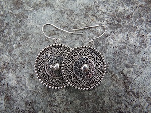 Makira round patterned earrings - Exudy Art for Living