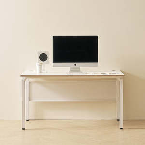 Office Desks: FOCUS 1400 Desk