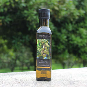 Cold Pressed oil: 100% Pure Macadamia Oil  250 ml